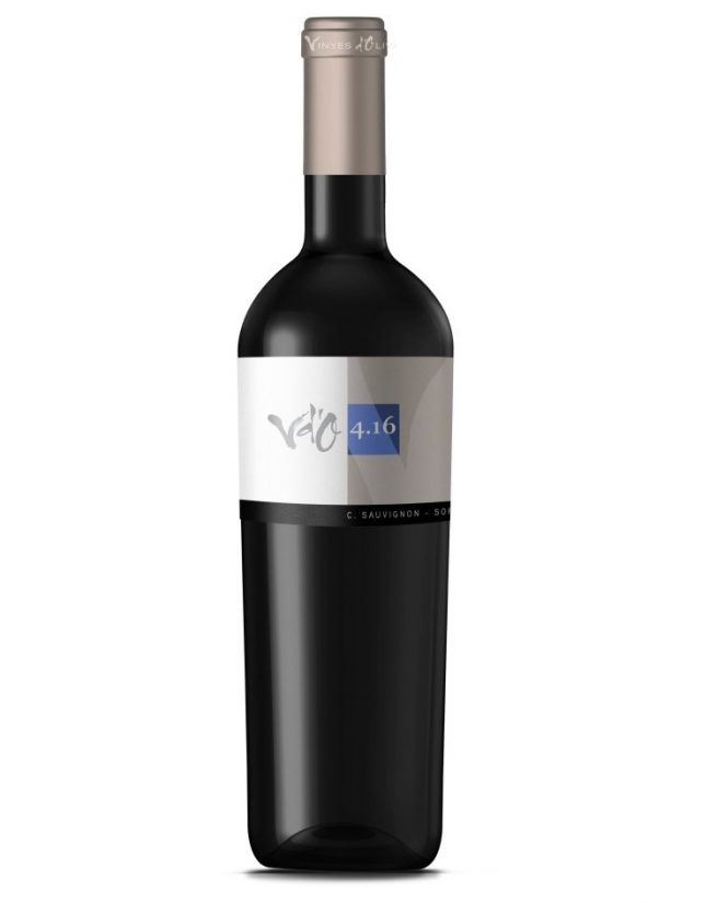 Foto botella de vino tinto de la colección Vd'O de la variedad cabernet sauvignon en suelo arenisco y del año 2016