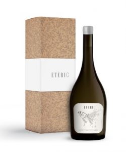 Foto botella oval de vino tinto, de la colección especial de Etèric 2019.